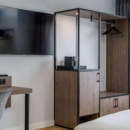Hotel Mercure Oldenburger Allee 4*